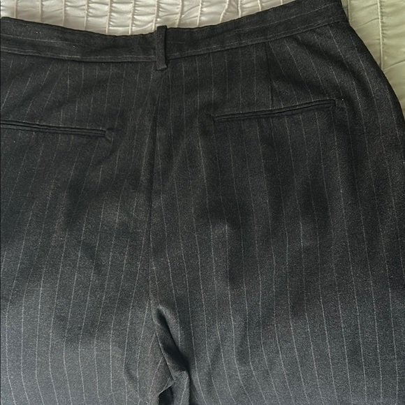 Zara Gray High-Waisted Dress Pants with Pleats - Picture 4 of 4